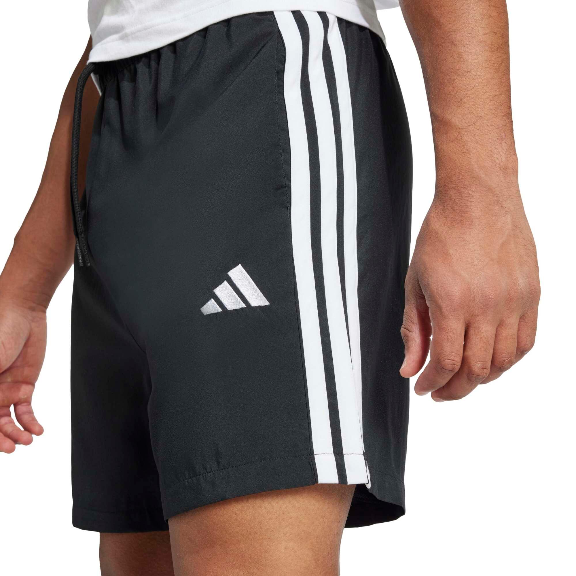 Decathlon | Shorts Adidas Essential 3-stripes Chelsea Masculino Branco