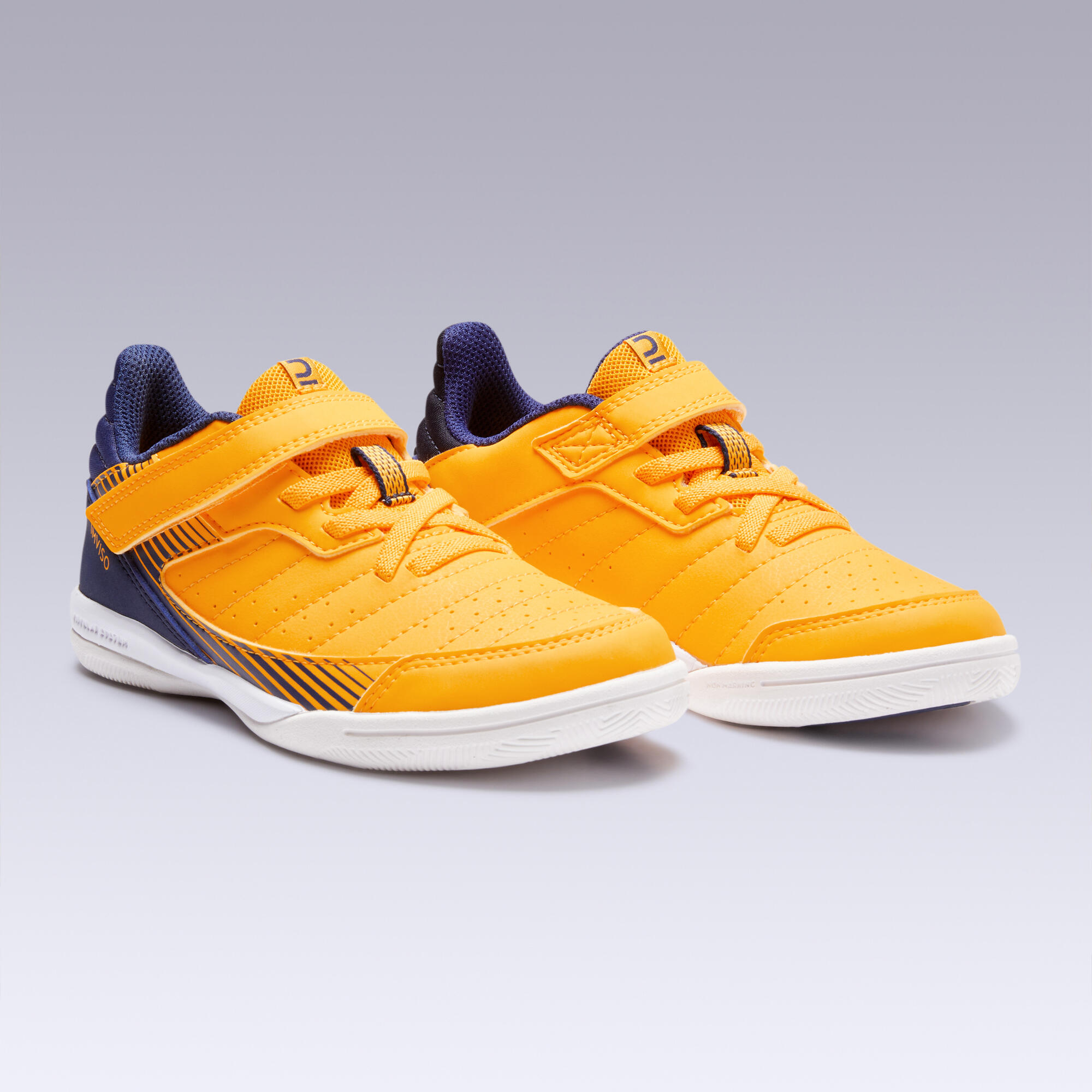 Decathlon | Chuteira Infantil de Futsal Escudo 500 Kipsta Amarelo