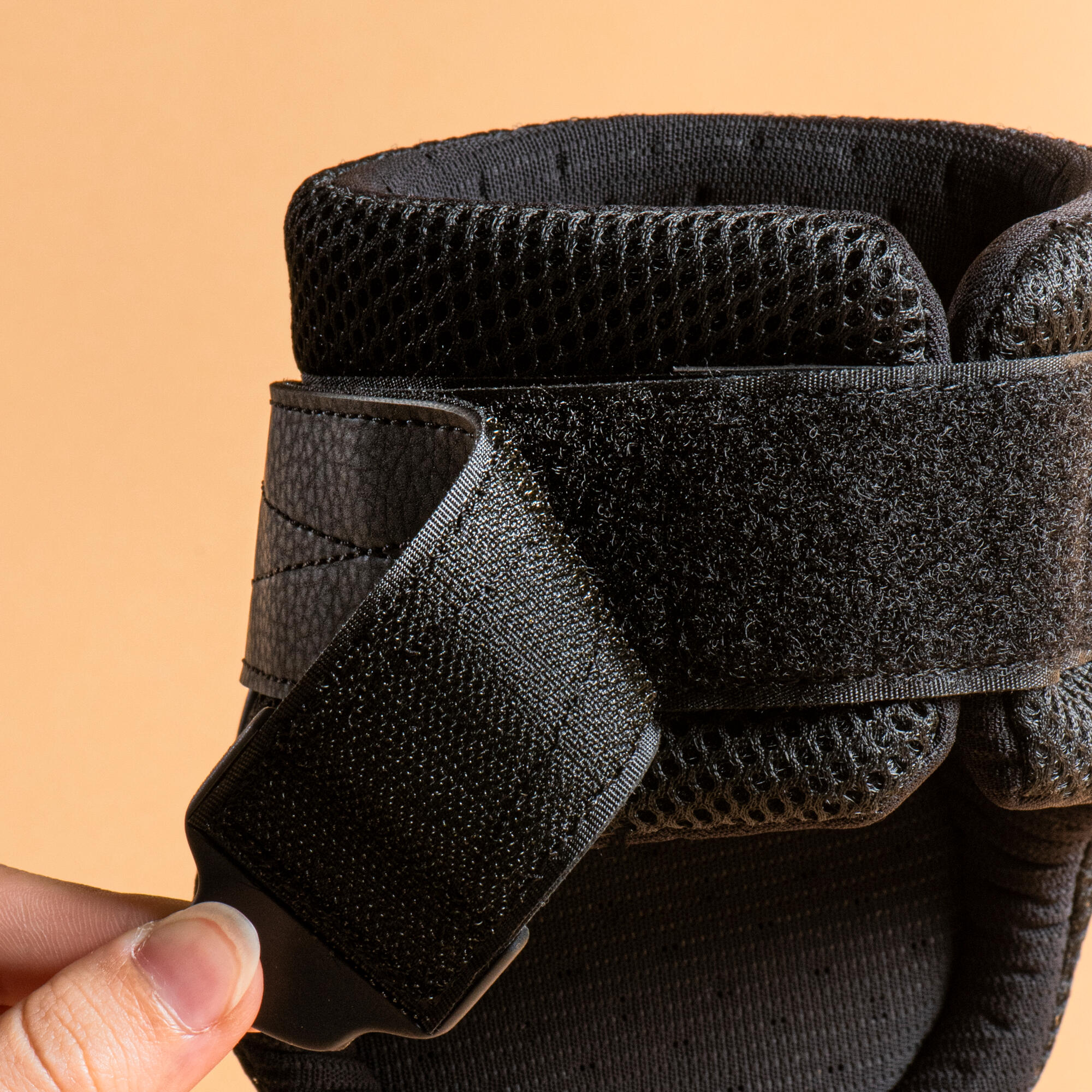 Encontraproduto.com.br - Boleteira de Hipismo 580 Jump Gouganza Fouganza Preto