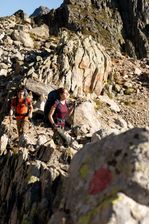 Calca-feminina-de-trekking-Trek-500-cinza-46